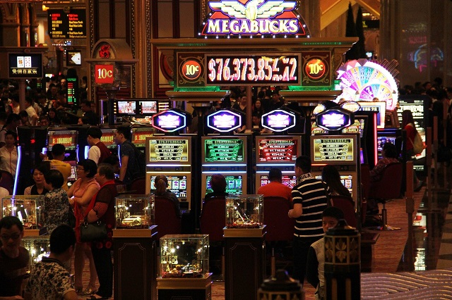 What Does A Golf Resort And Casino Usually Feature